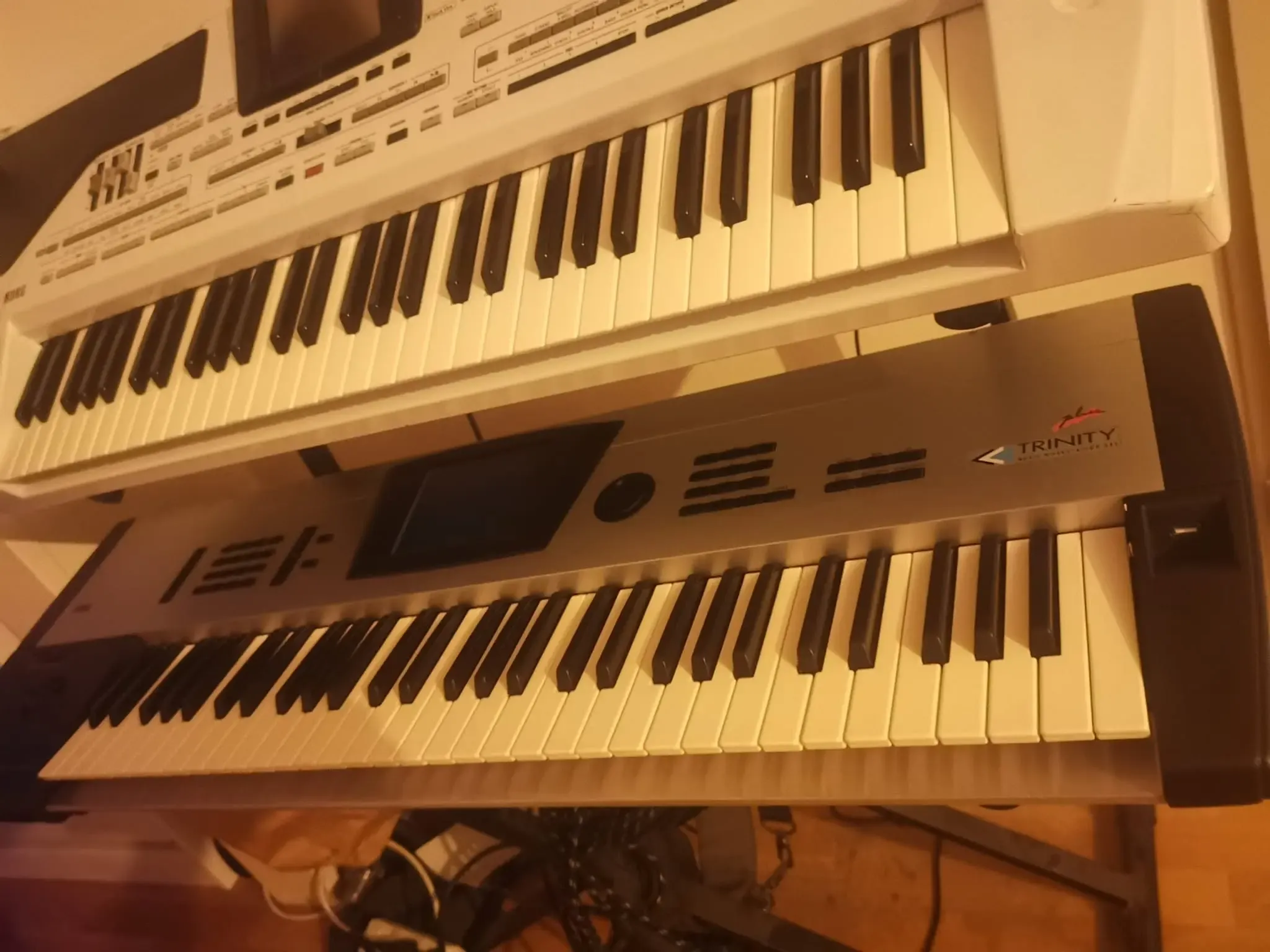 The rebuilt KORG Trinity under a KORG arranger