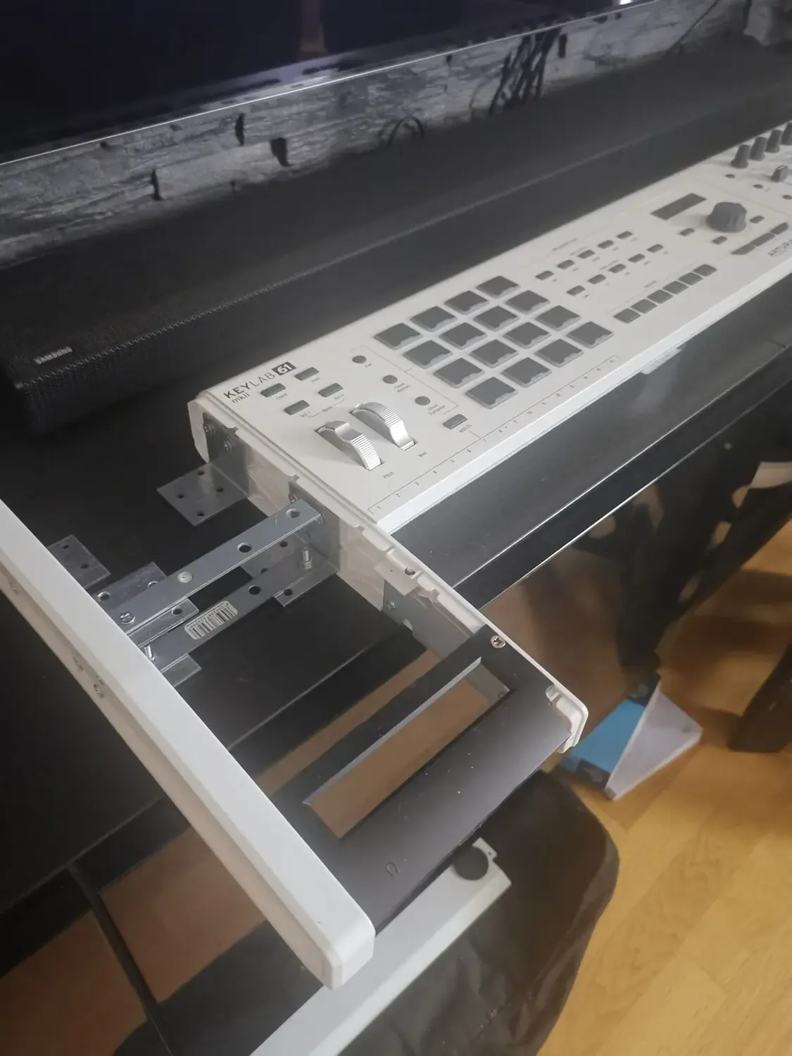 First extension case prototype with metal L pieces