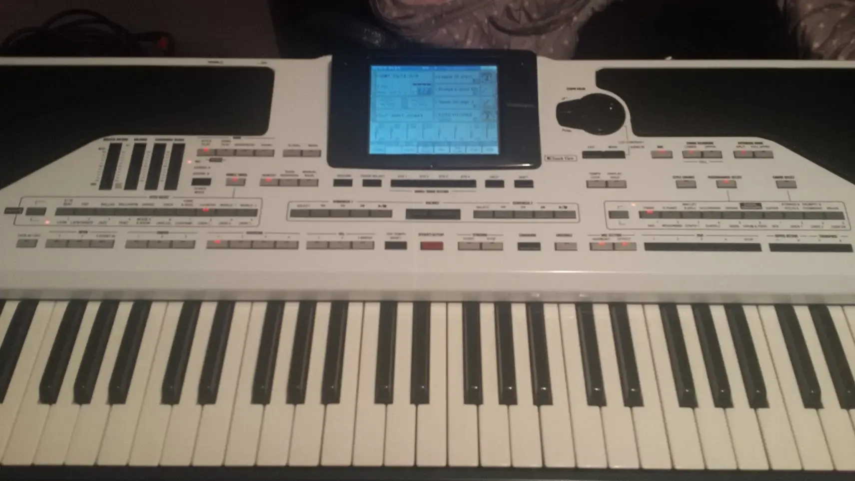 The finished KORG Pa800 White Foil Edition