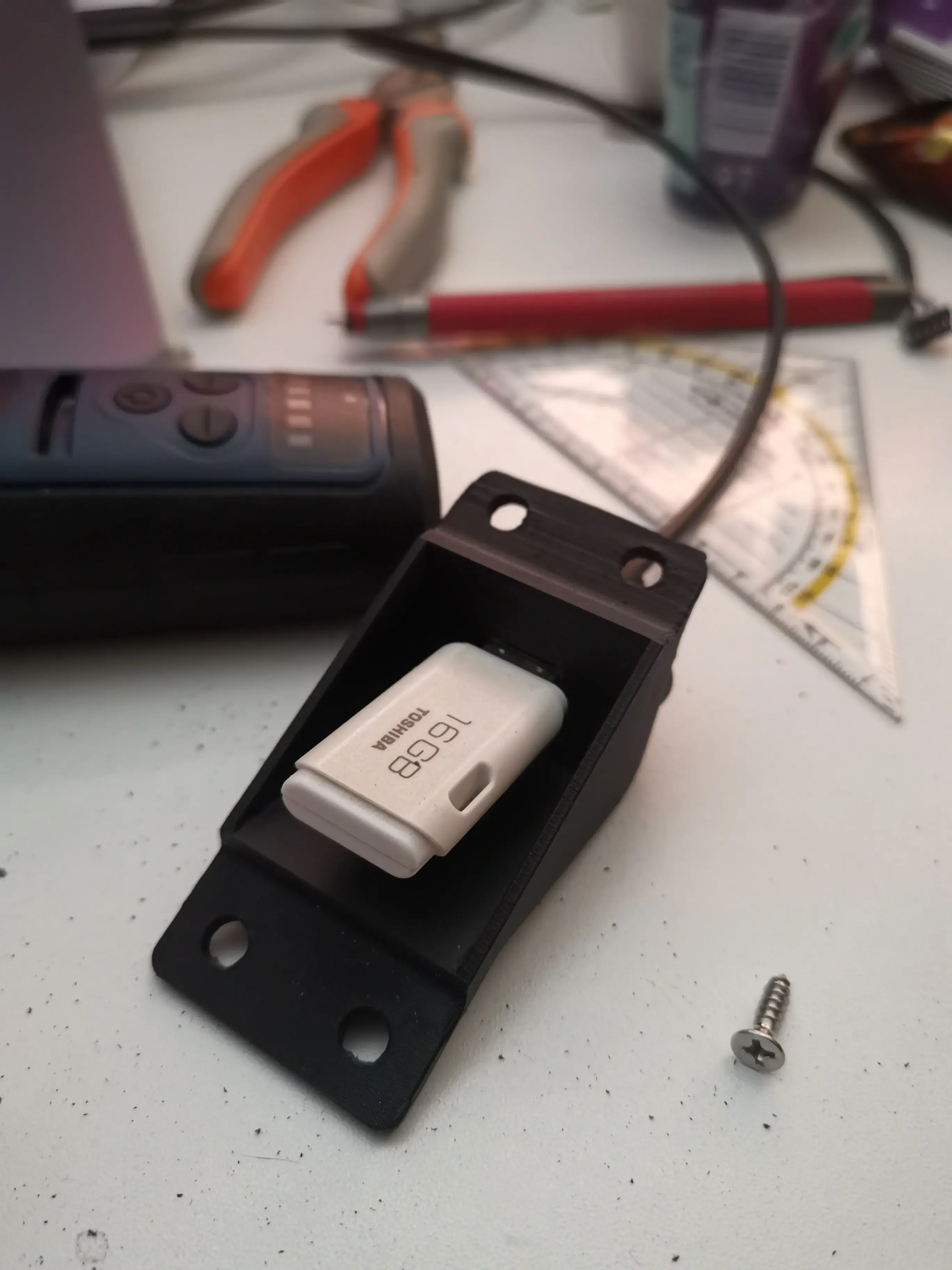 Building the USB port into the end cap