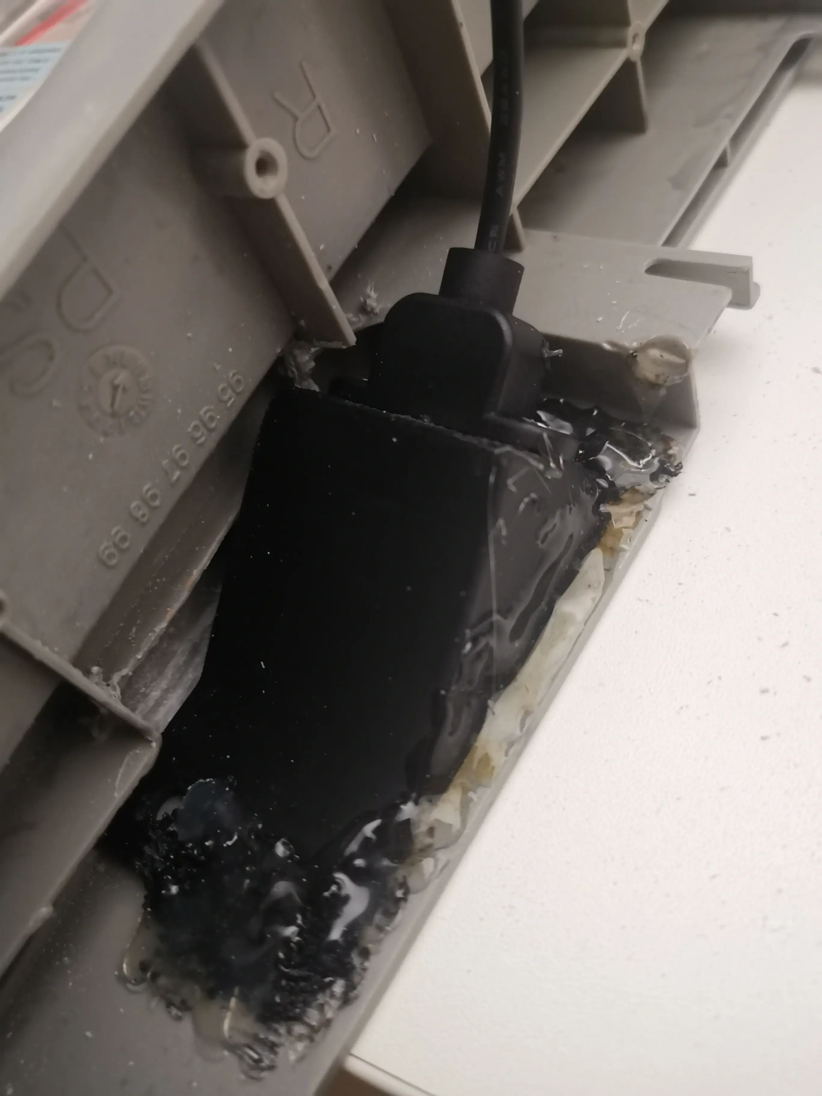 Building the USB port into the end cap