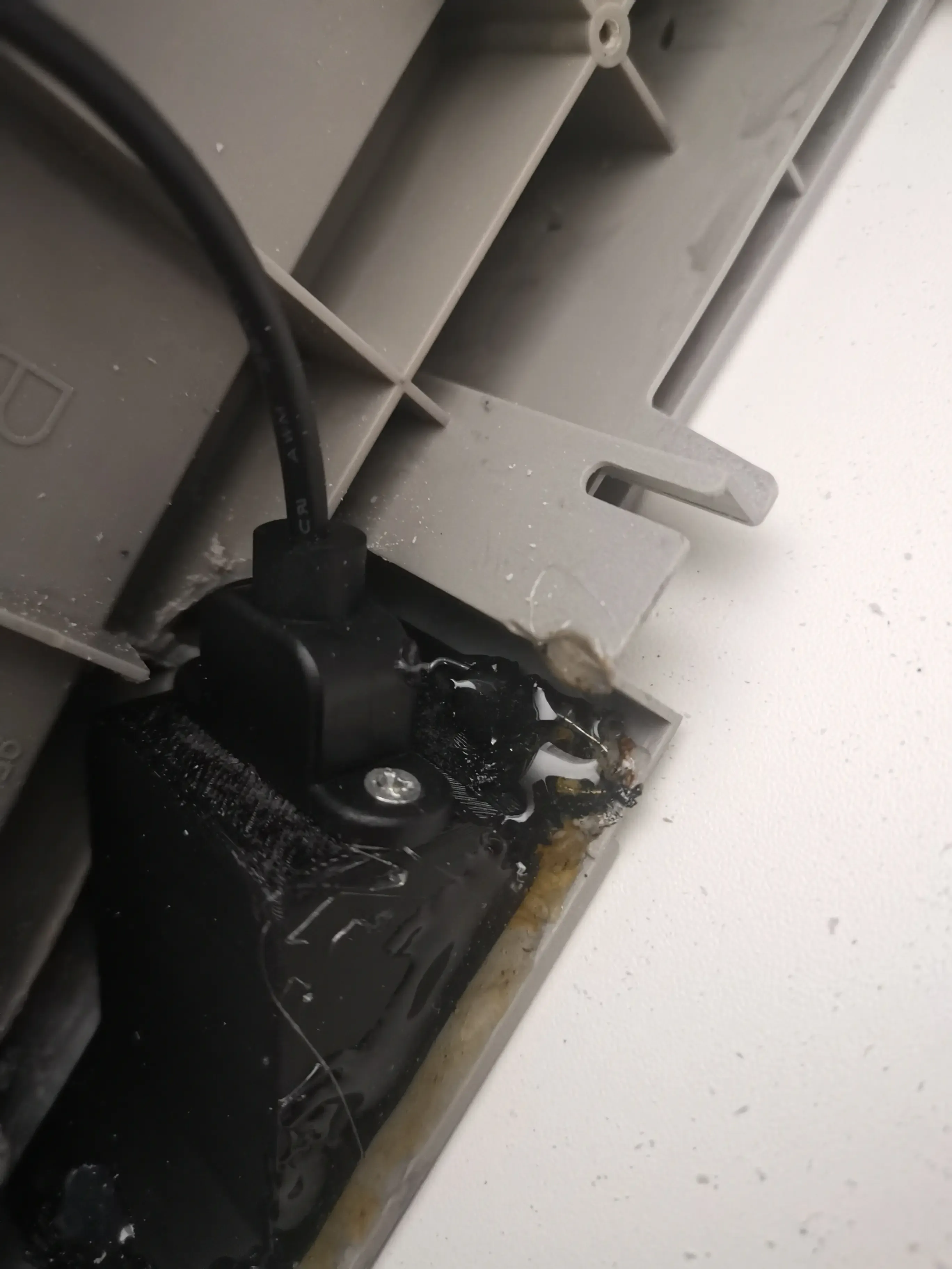 Building the USB port into the end cap