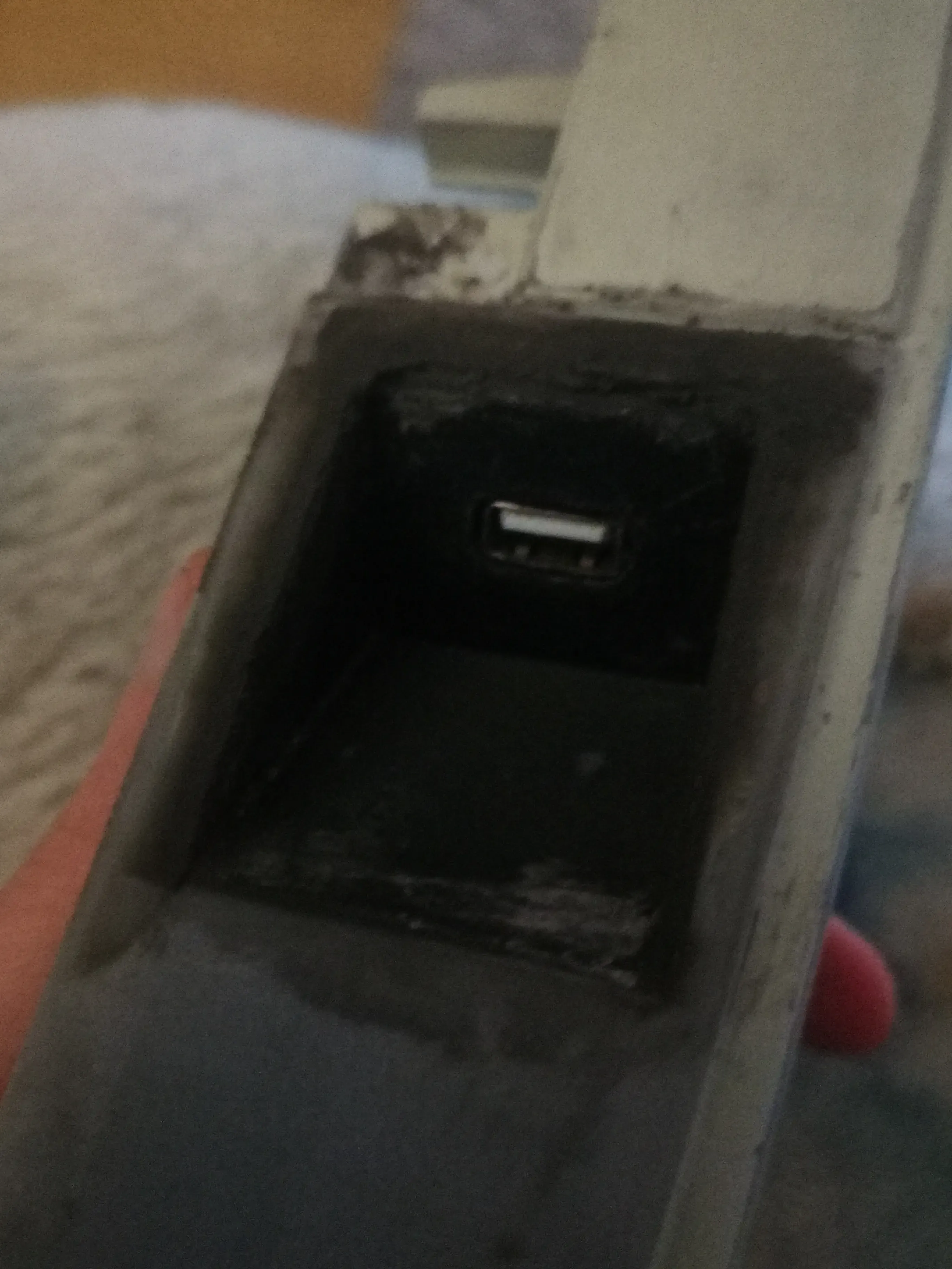 Building the USB port into the end cap