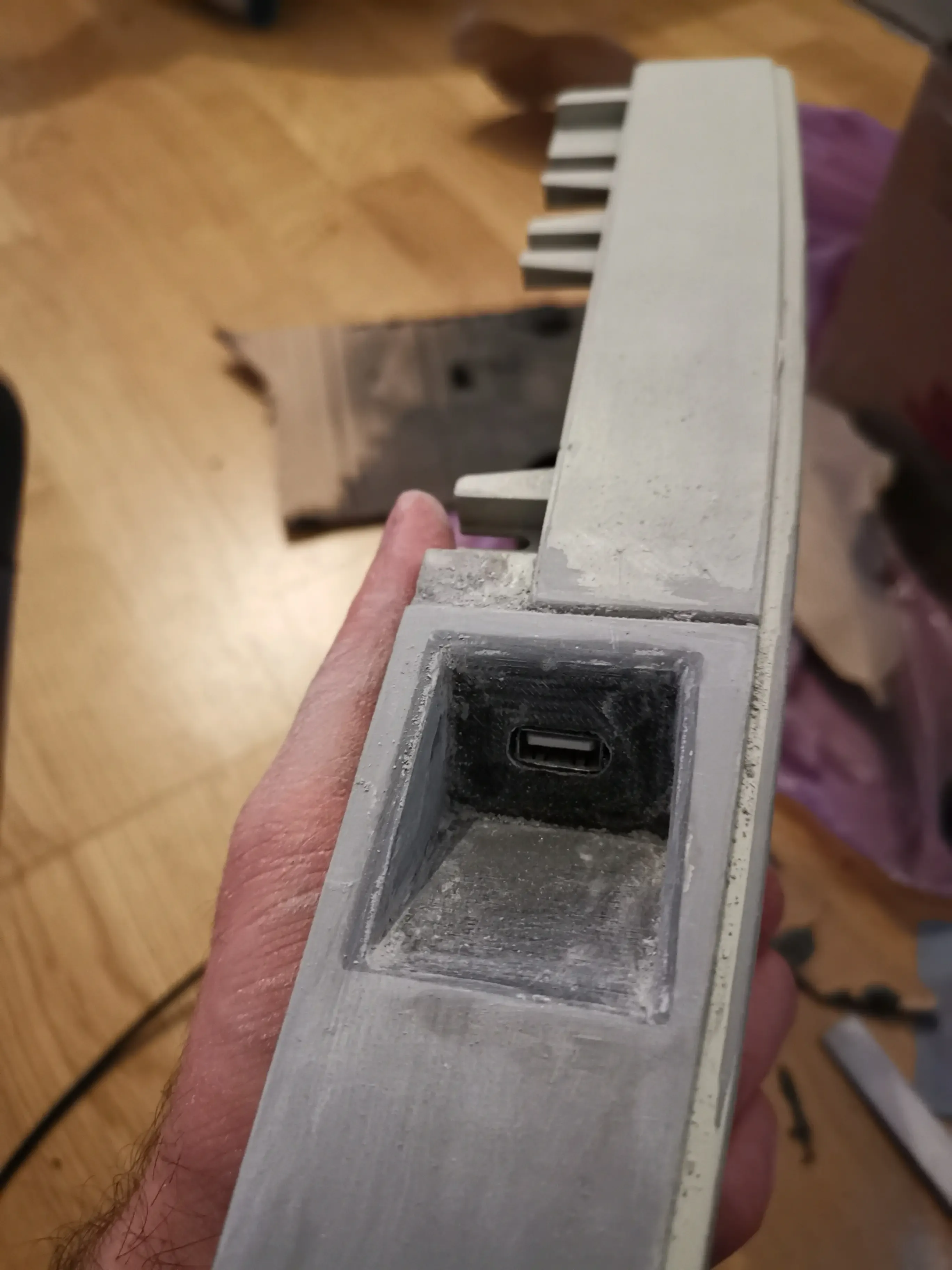 Building the USB port into the end cap