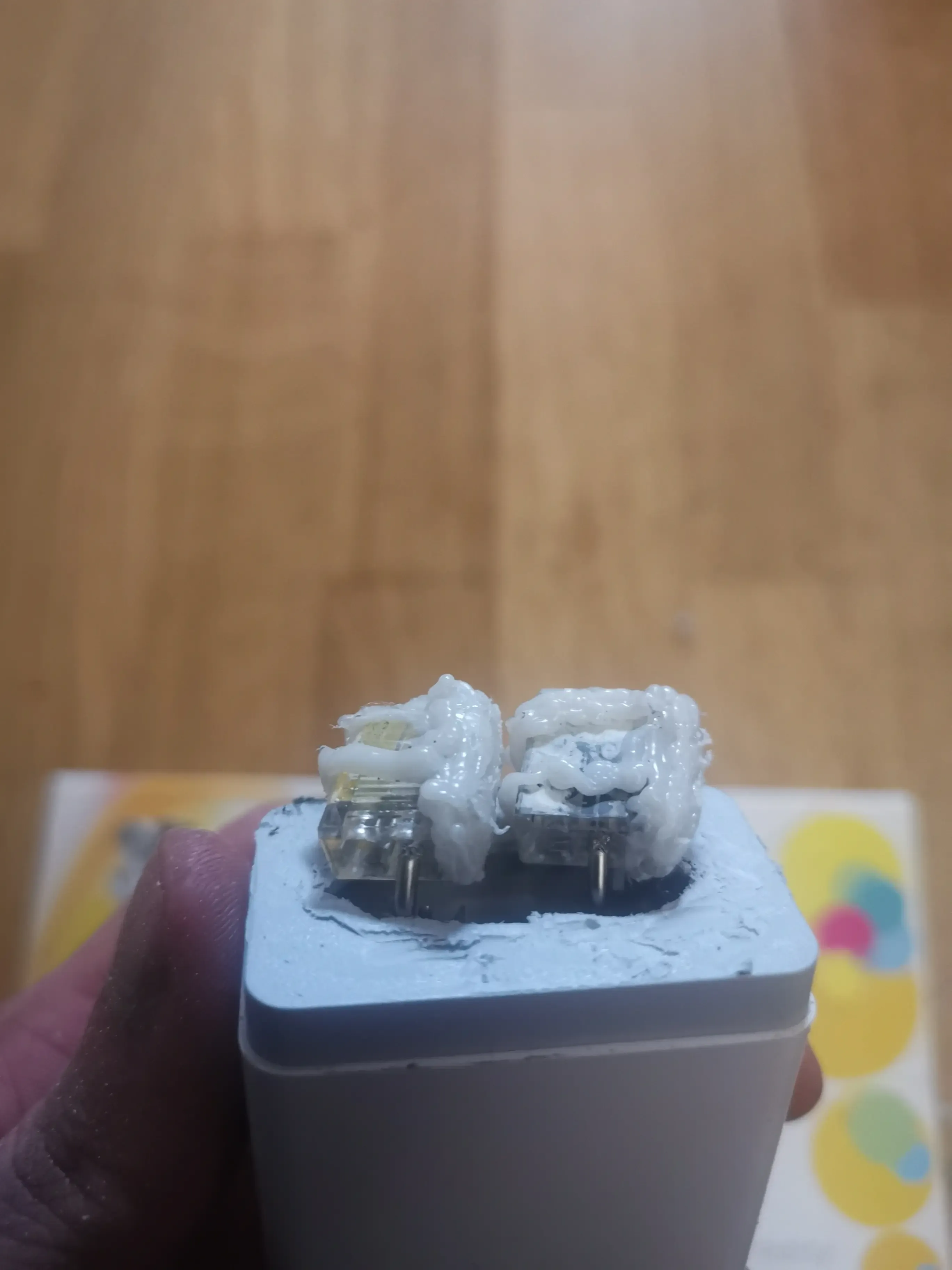 Black bottom plate and internal USB power supply
