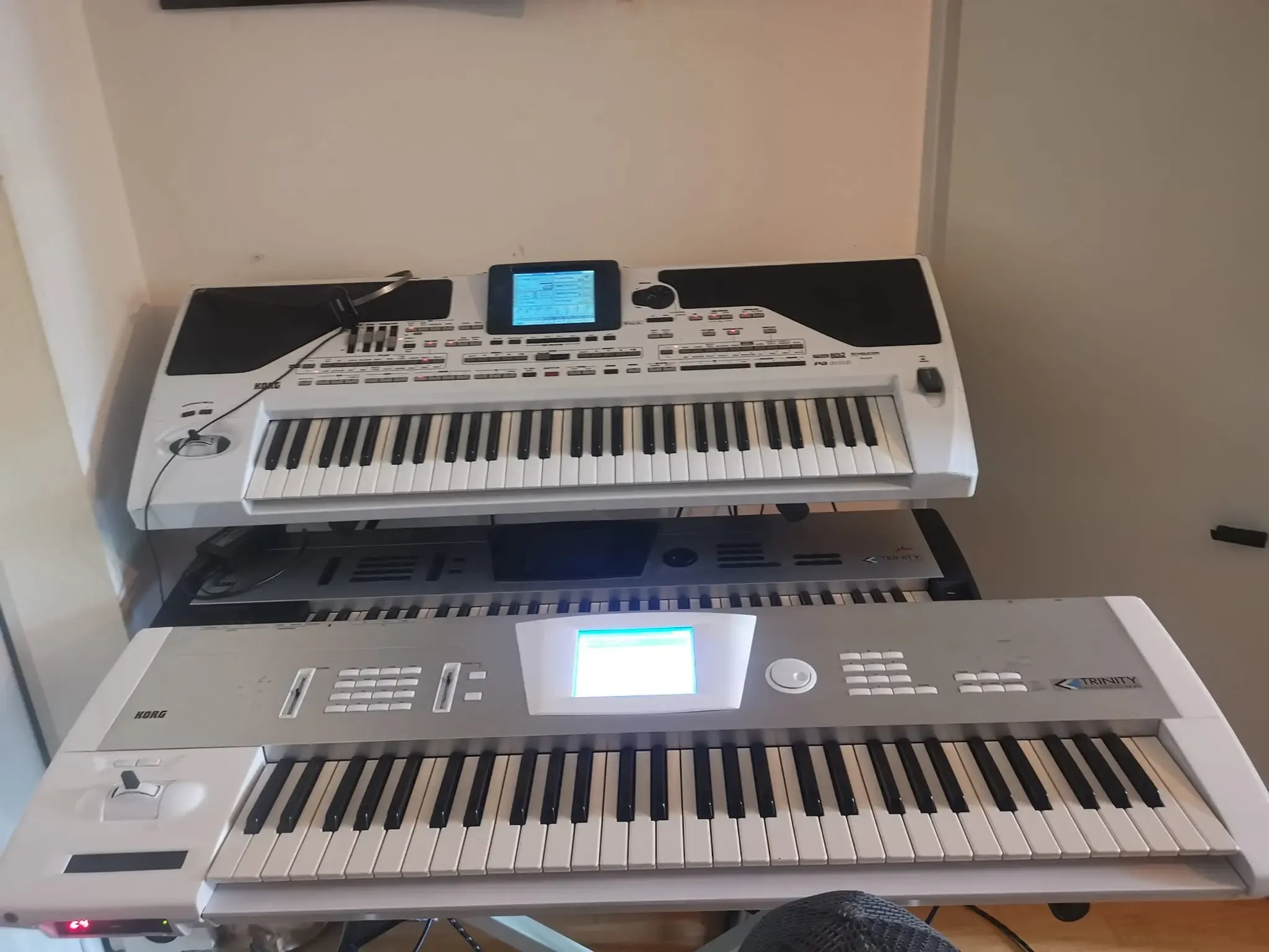 The finished white KORG Trinity